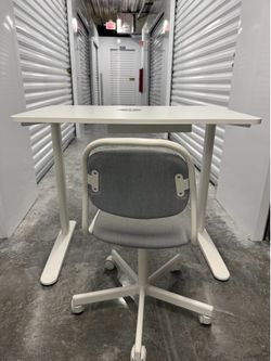Ikea kids desk+chair