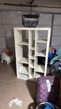 Free bookshelf