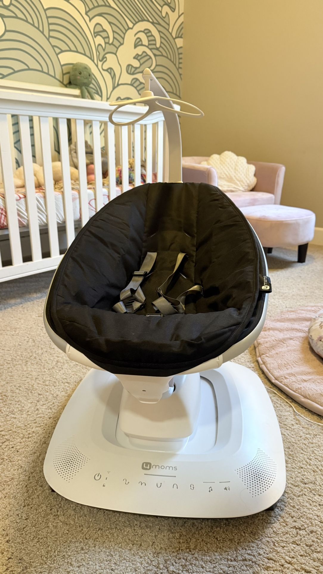 4moms mamaRoo B&W