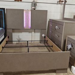 NEW BEDROOM SET QUEEN SIZE 
