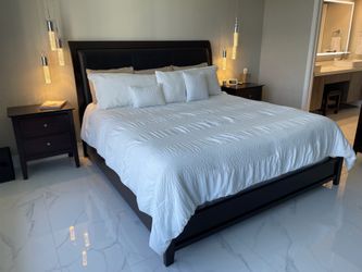 King Bedroom Set - 6 Pieces from Jordan’s Furniture