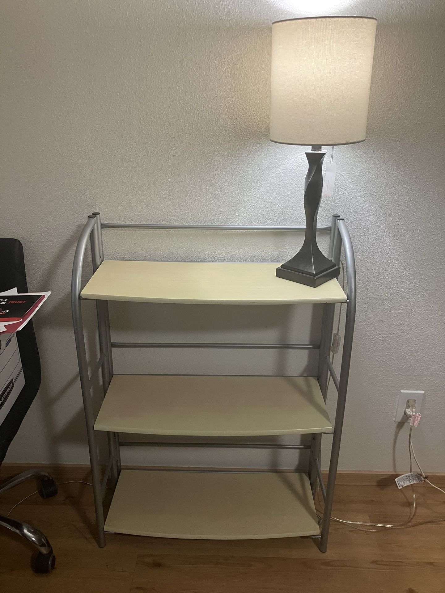 Stand W Lamp
