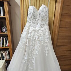 Essense Of Australia A-line Lace Wedding Dress