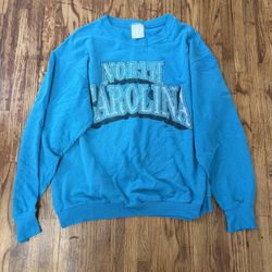 Blue vintage 90s North Carolina crewneck size large sweatshirt 