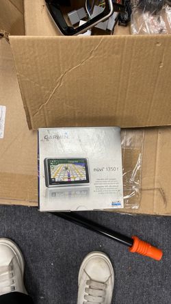Garmin nüvi 1350T GPS Navigator – 4.3” Touchscreen with Traffic & Lane Assist