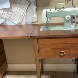 Kenmore Sewing Machine Model 85 (158.850)