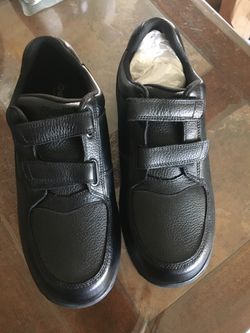 Dunham slip resistant shoes