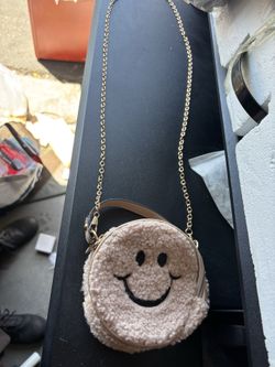 Cute Fuzzy Smiley Face Mini Crossbody Bag – Gold Chain Strap