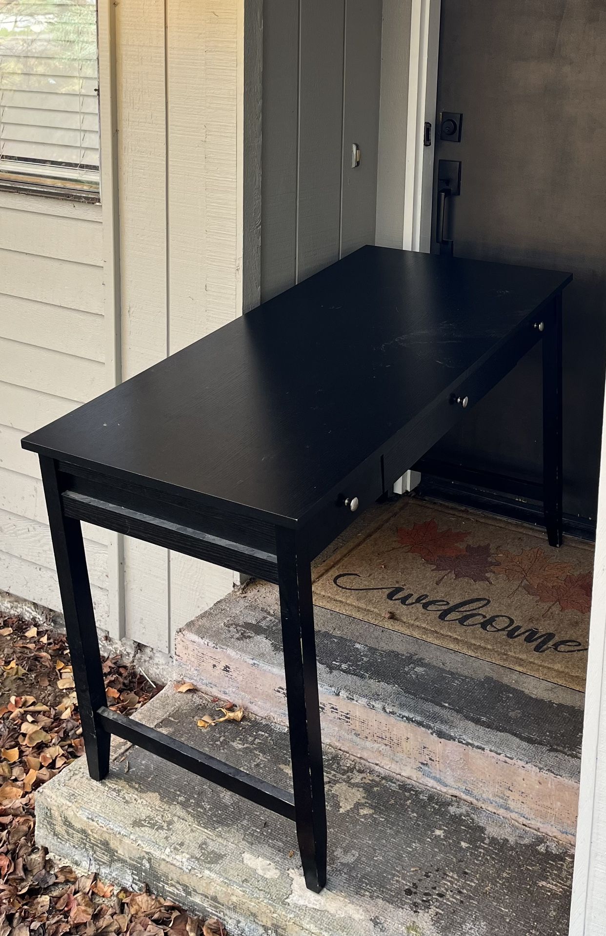 Free Black Desk (PENDING PICK UP)