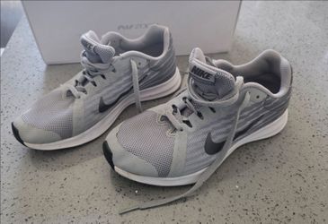 Nike Boys  youth size 4 Downshifter 8 Grey