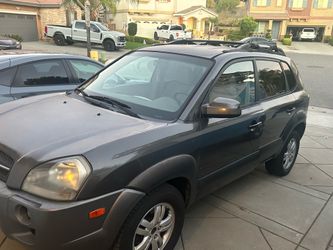 Hyundai Tucson SUV Gray