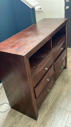 Dresser Free must pick up today