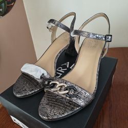 Brand New!!! Leather Sandal by Naturalizer -  Metallic Gray Size 10W