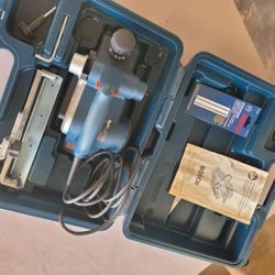 Bosch Portable Electric Planer w/Case