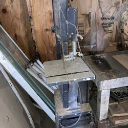 Sheng TSAI 14” Cutting Band Saw.