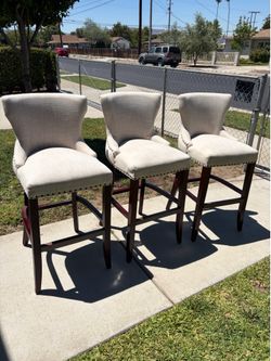 3 Bar stools