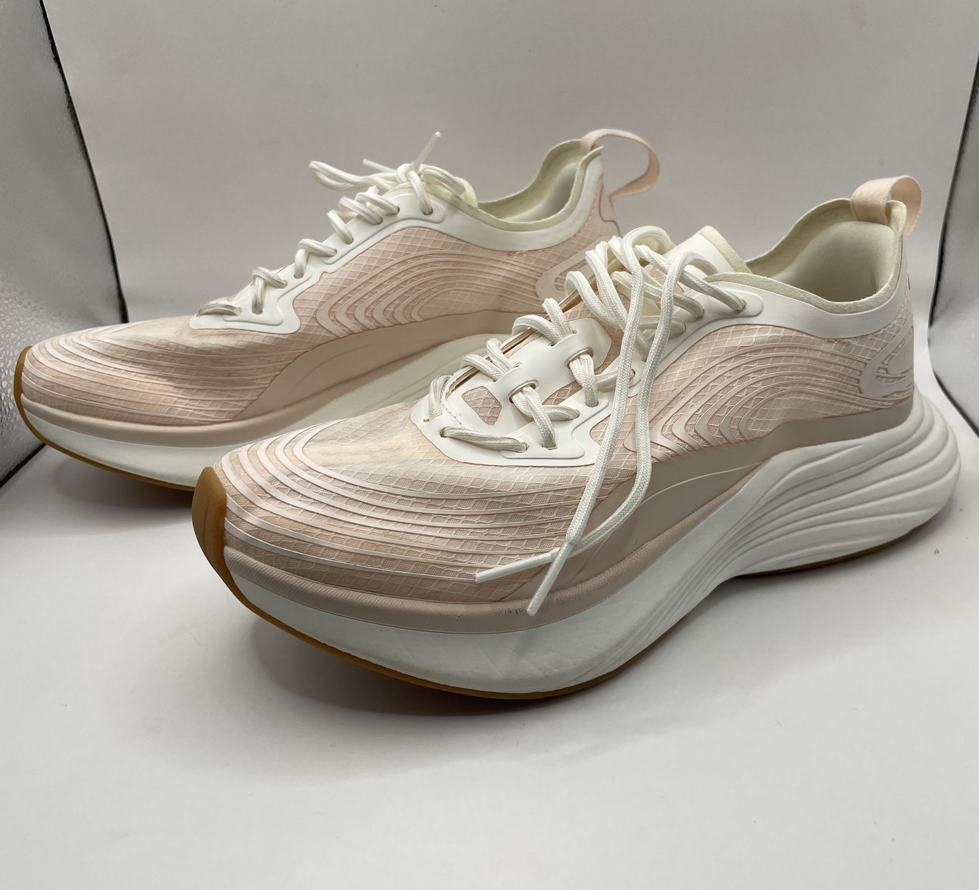 Womans APL Streamline W US 5.5 Light Pink/White Running...
