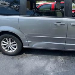 2013 Dodge Caravan Passenger Rear Door