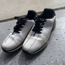 Golf shoes
