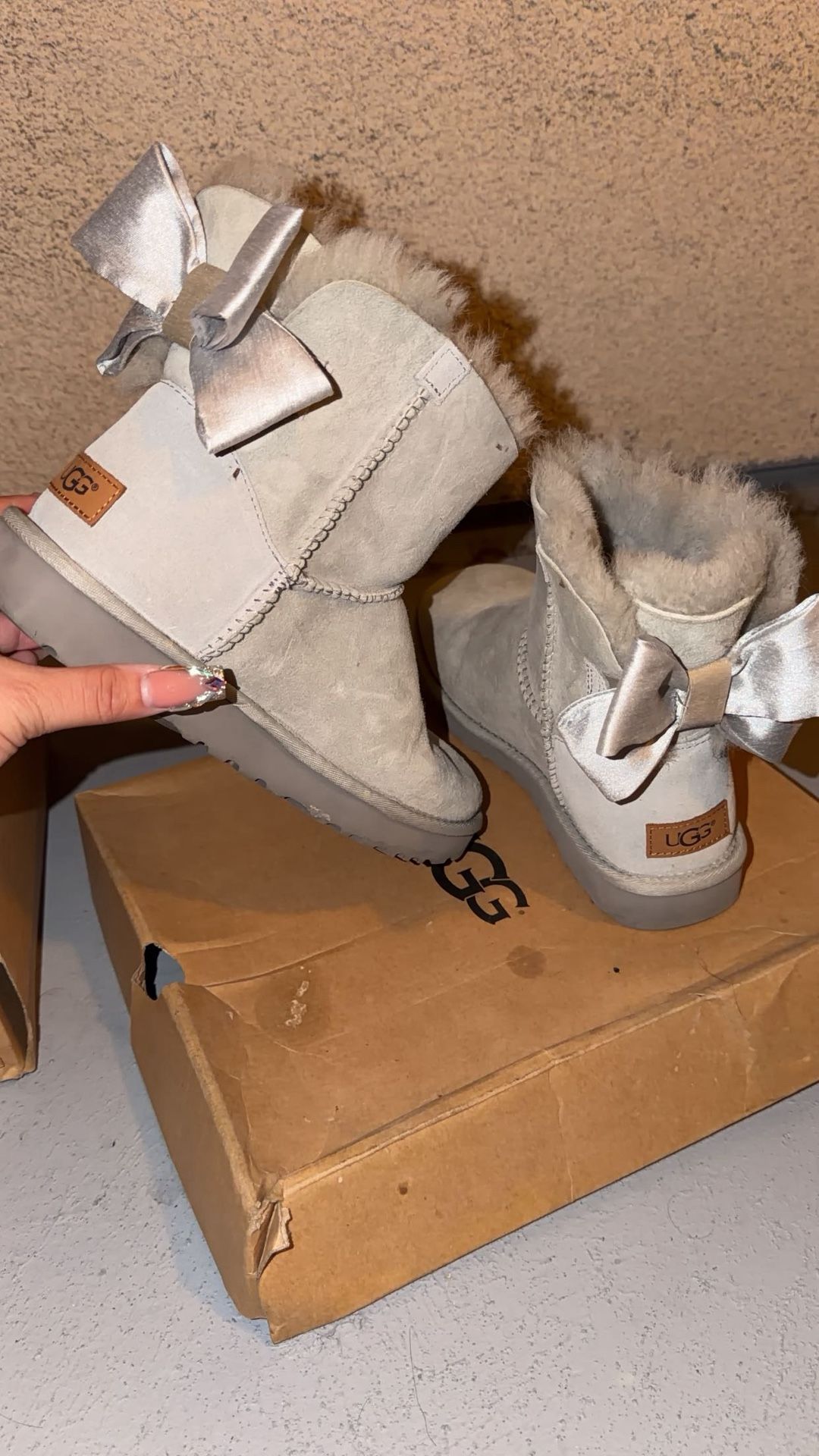 Grey Bow Uggs 
