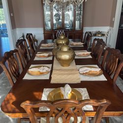 Hard Wood Dinning Room Set 