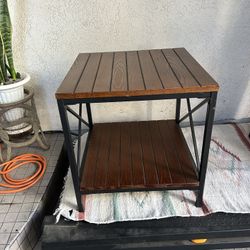 Wood/Metal Coffee Accent Table