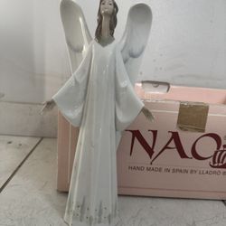 Lladro NAO Retired #1273 “An Angels Promise”