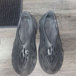 adidas Yeezy Foam RNR