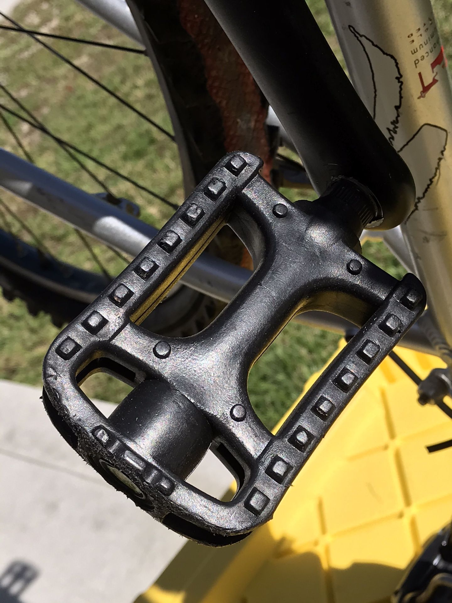 rockhopper-specialized-manitou-magnum-mountain-bike-m-54-cm-for-sale-in