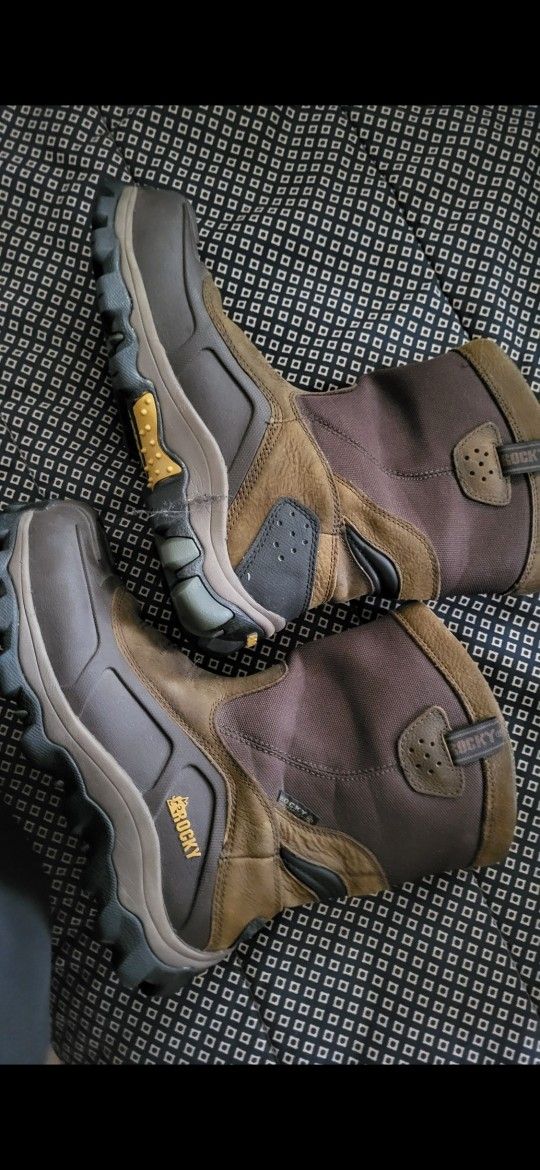 Un Used Rocky Boots 9.5w