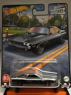 Hot Wheels Premium Boulevard '70 Dodge HEMI Challenger
