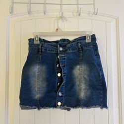 Denim Fitted Button-up Skirt🤍💙
