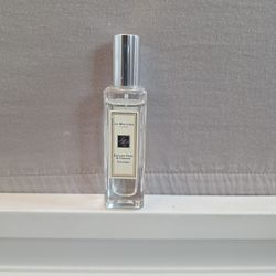 Jo Malone London
English Pear & Freesia