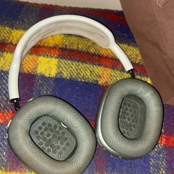 Green AirPod Maxes Used 