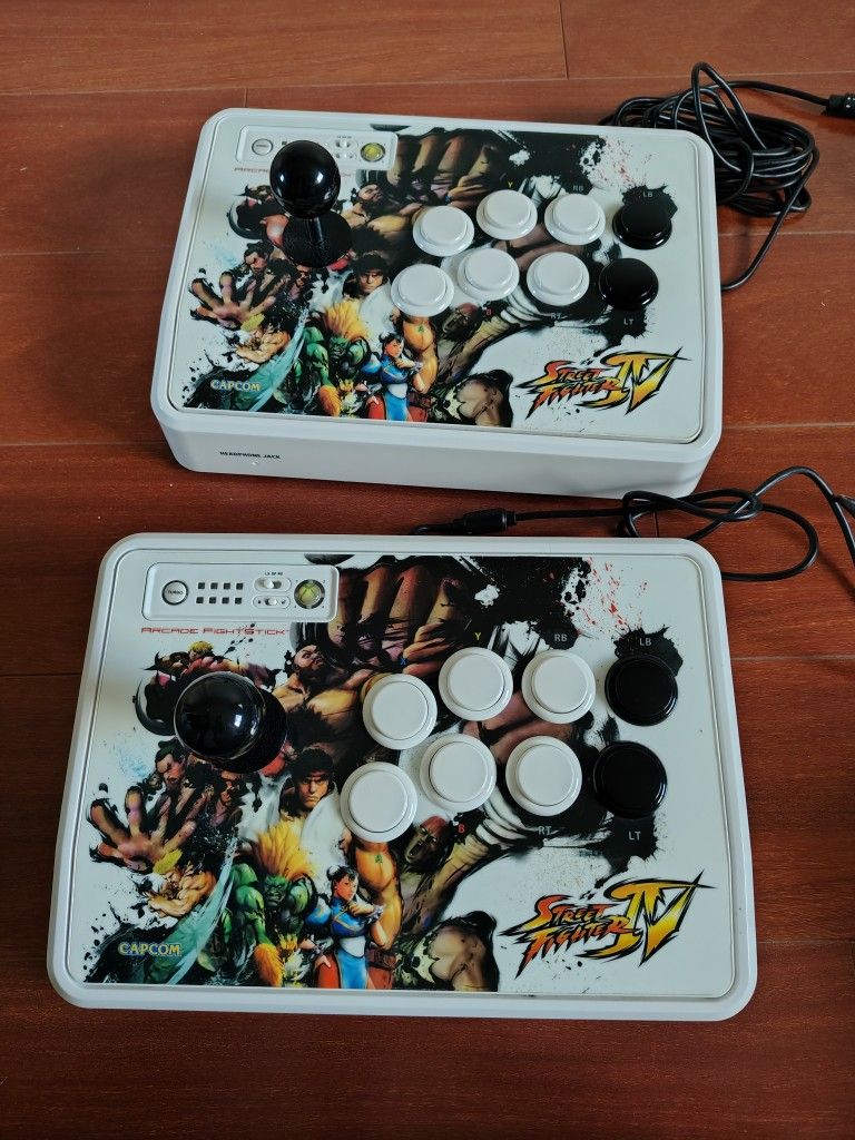 Mad Catz Street Fighter 4 Arcade Sticks Fight Sticks