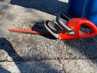 Black and Decker 22” Hedge Trimmer