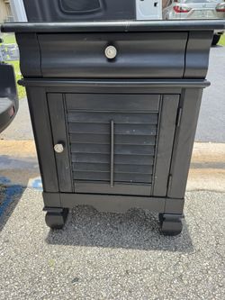 Black Desk