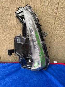 2019 2020 2021 TOYOTA PRIUS PRIME LEFT SIDE FOG LIGHT OEM USED