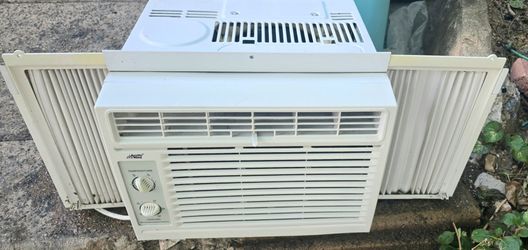 Air Conditioner 5000 btus 🥶🥶🥶