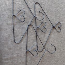 9" Black Wire Heart Hanger