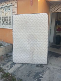 Bed twin size pick up today moving in two days