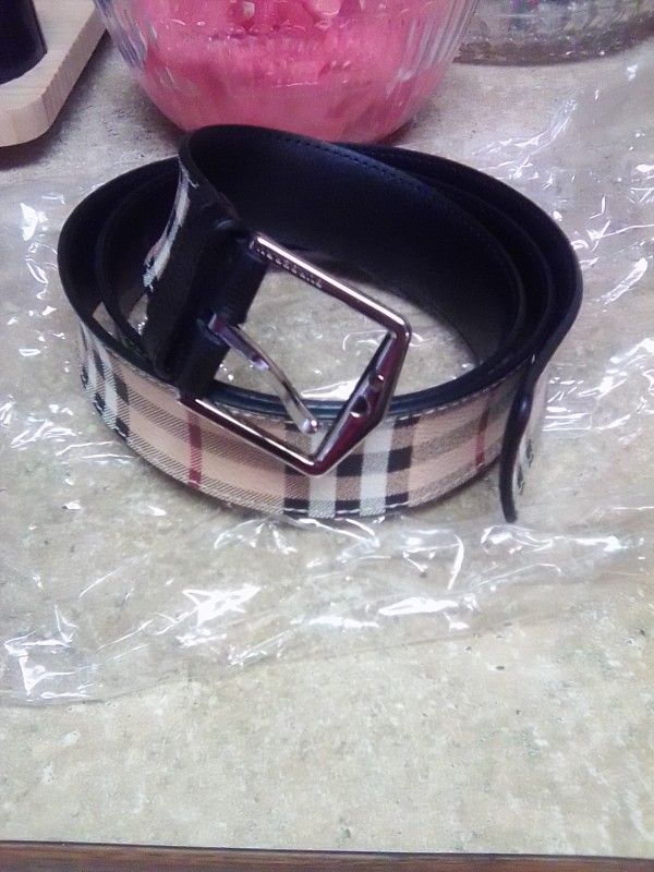 Burberry Belt Brand New Beautiful Made In Italy