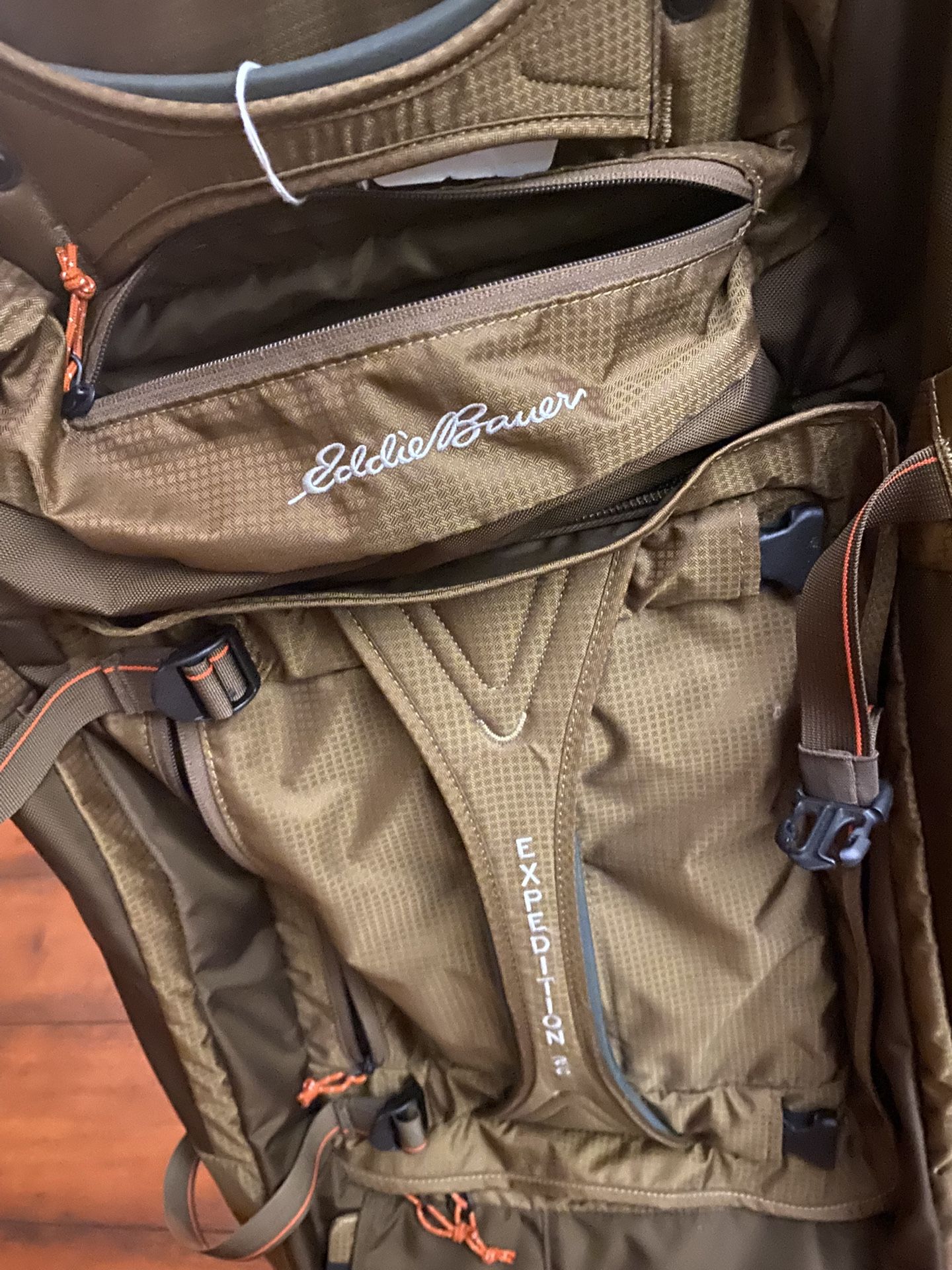 EDDIE BAUER EXPEDITION 26” ROLLING DUFFLE BAG.