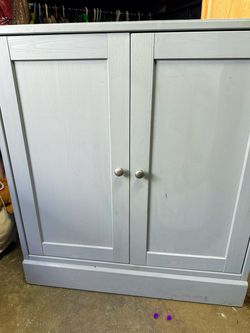 kitchen cabinet