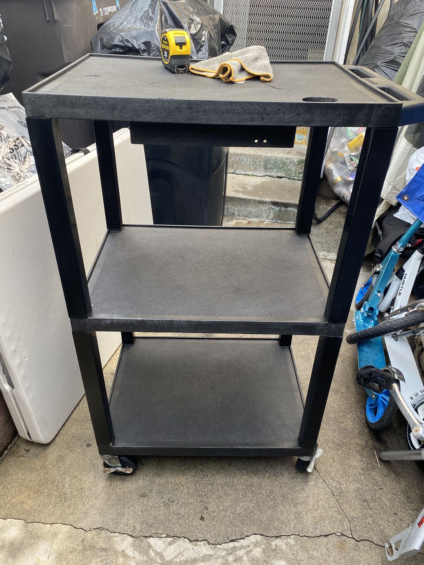 Quartet Rolling Cart 18”X24”X42”