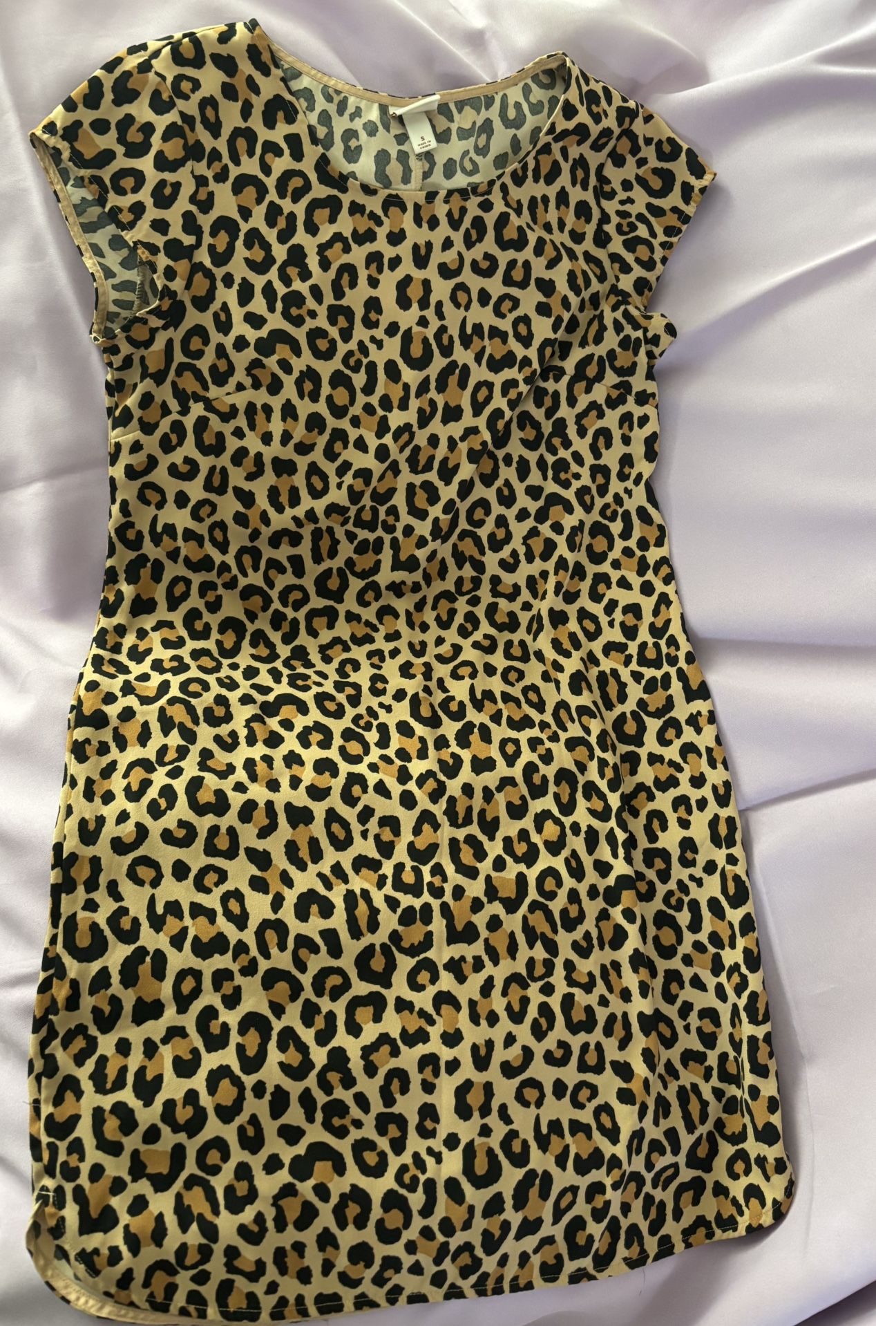 Use. Ladies Dress. Size Small