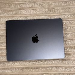 MacBook Air 13 Inch M4 midnight