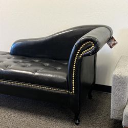 Lakeport Chaise
Furniture of America$10 Down Payment And Financing Available