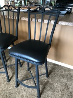 Set of 3 swivel barstools or counter chairs