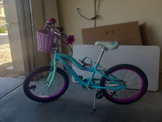 Super cute girls bike! Great condition! Good good for 7-12 yr olds
